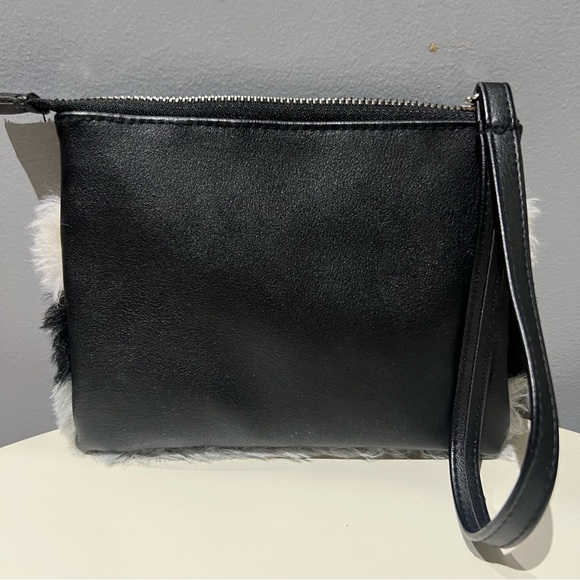 Betsey Johnson Black and Gray Striped Clutch - Picture 3 of 6